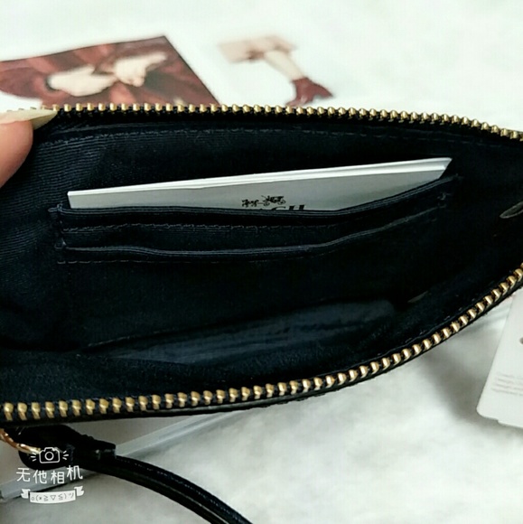 Coach Corner Zip PVC Leather Wristlet in Navy NWT - Picture 6 of 6